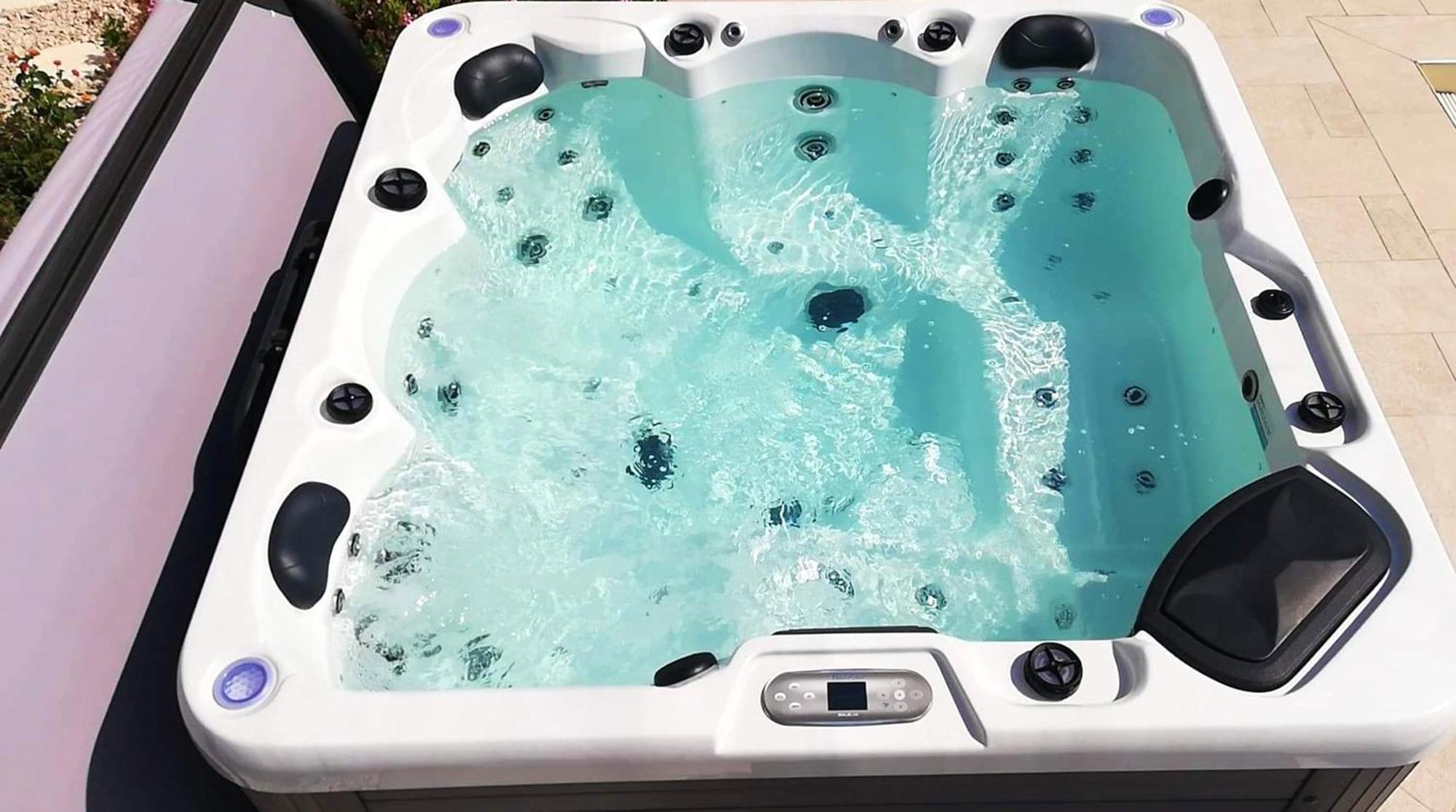 Villa Spacieuse A Beziers Avec Piscine Privee Et Jacuzzi Kültér fotó